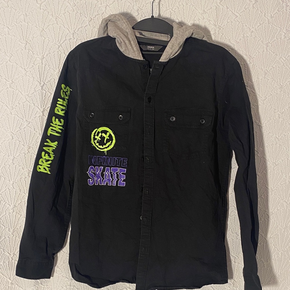 Skater Black Hoodie Shirt with Graphic Details, Teenage 13/14 size. Grungy